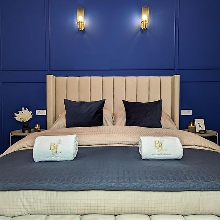 Bella Luna Luxury Suites - Chic Residence In Historic Square Varşova Dış mekan fotoğraf