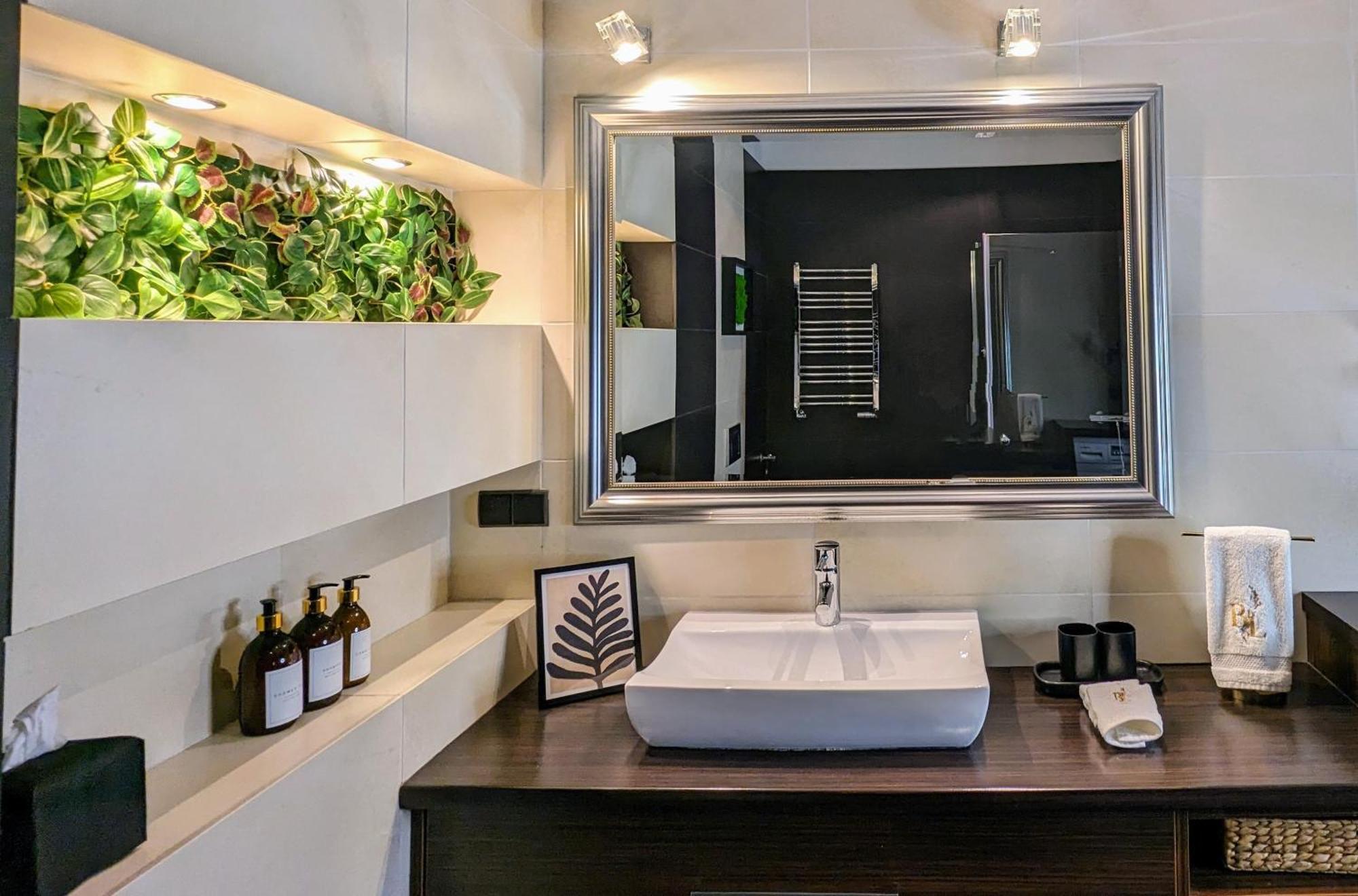 Bella Luna Luxury Suites - Chic Residence In Historic Square Varşova Dış mekan fotoğraf