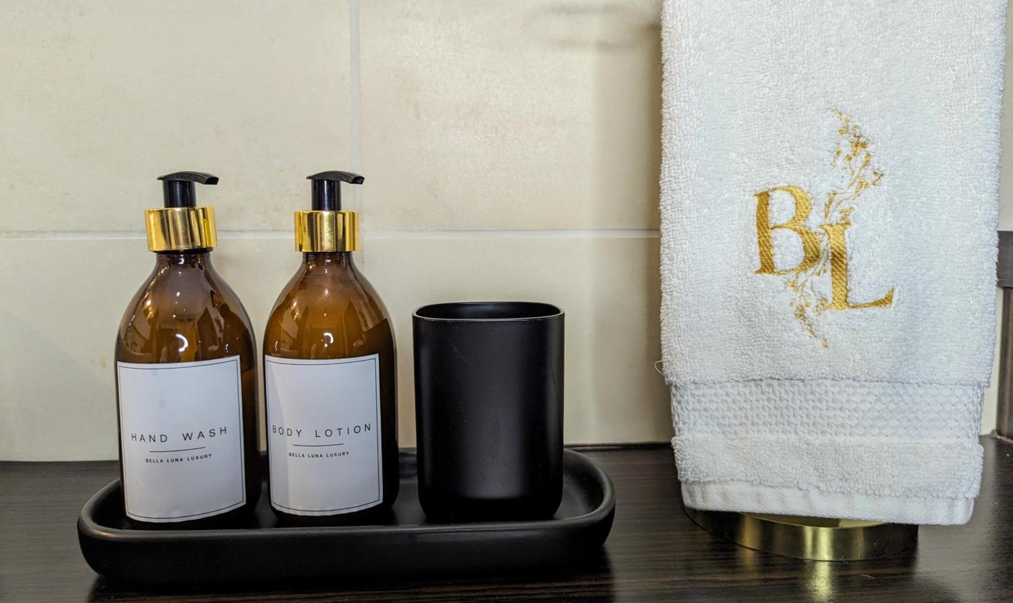 Bella Luna Luxury Suites - Chic Residence In Historic Square Varşova Dış mekan fotoğraf